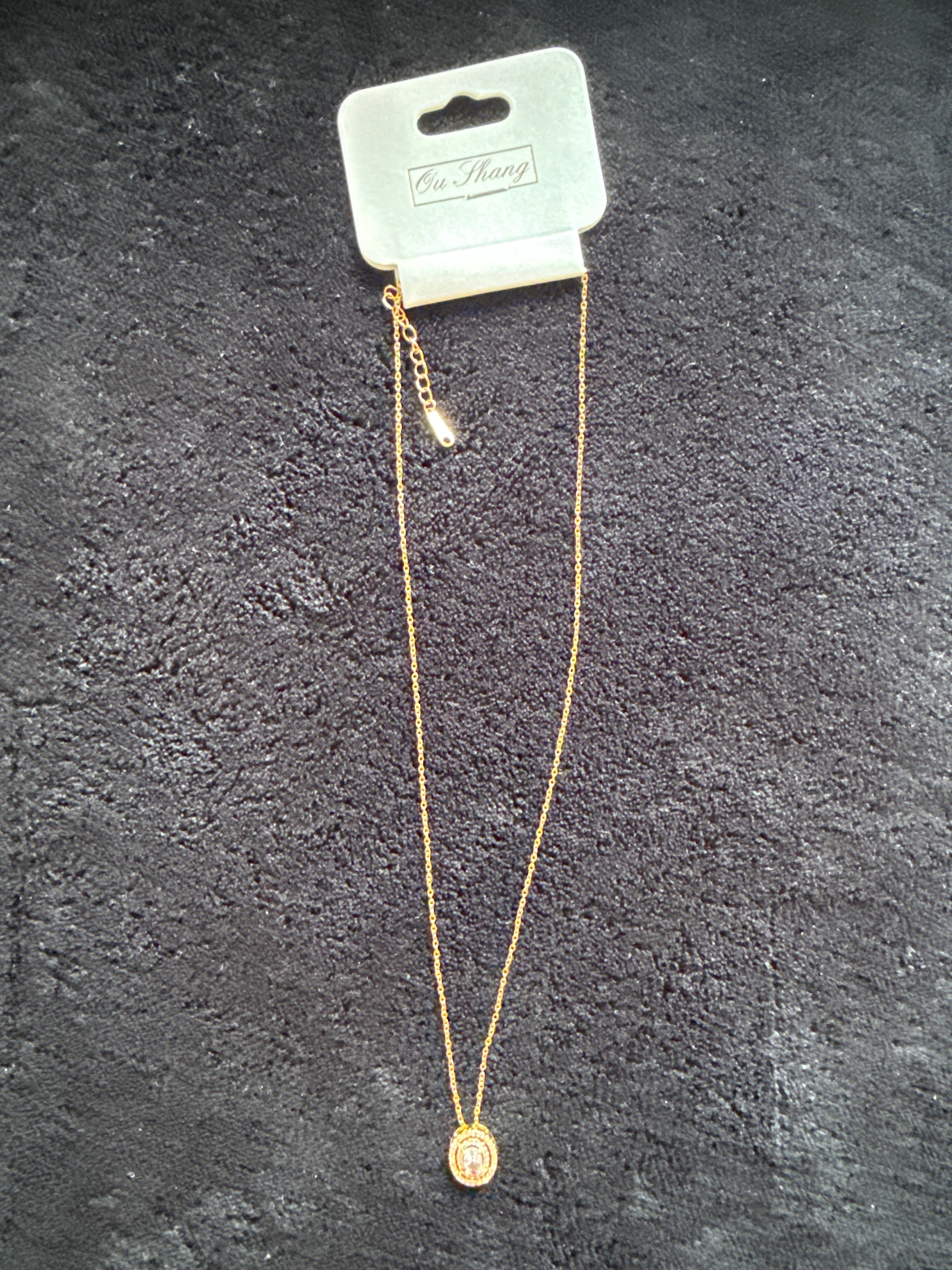 Collana Oro con Ciondolo Ovale Cristallo - Minimal Elegante | Aura Necklace