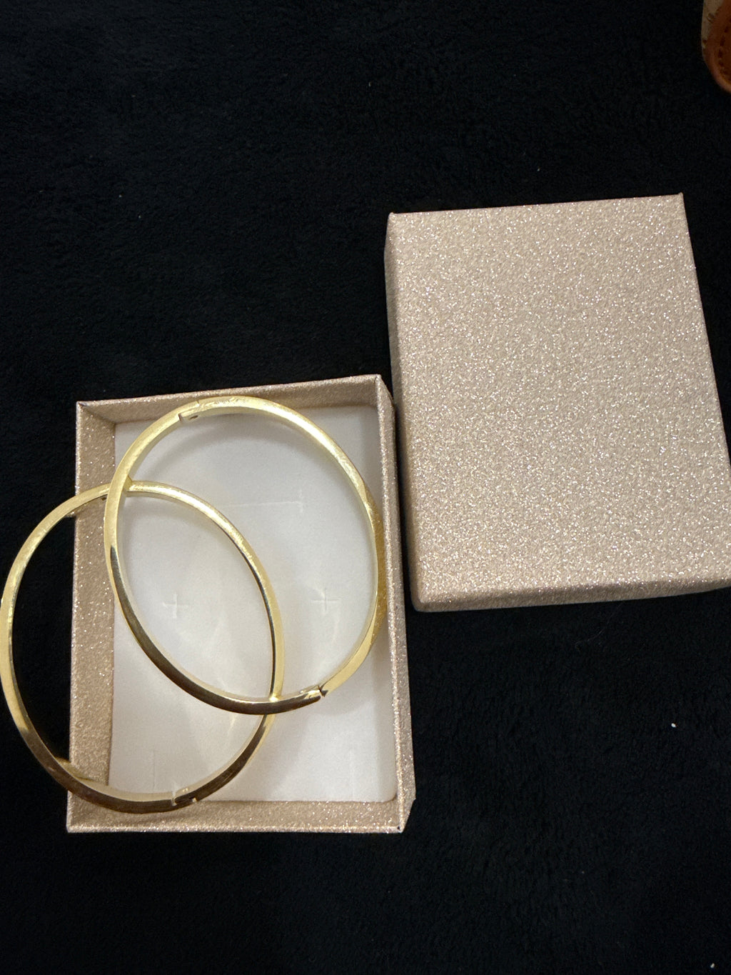 Bracciale Rigido Oro con Cuori Incisi | Bangle Love Style Acciaio Inox | Coppia 2 pezzi
