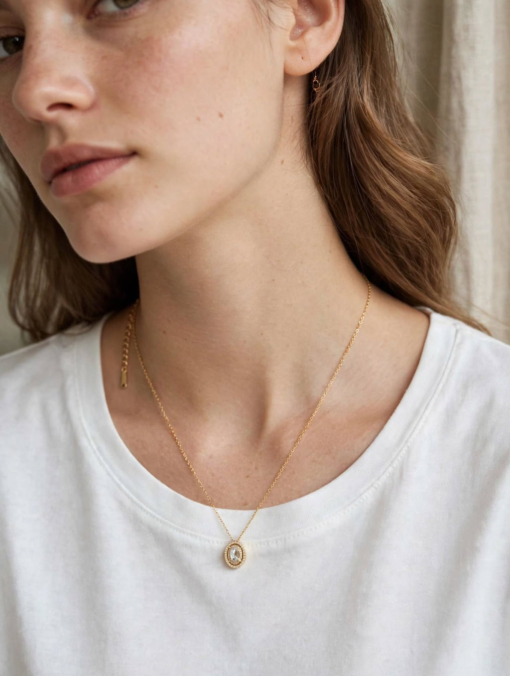 Collana Oro con Ciondolo Ovale Cristallo - Minimal Elegante | Aura Necklace