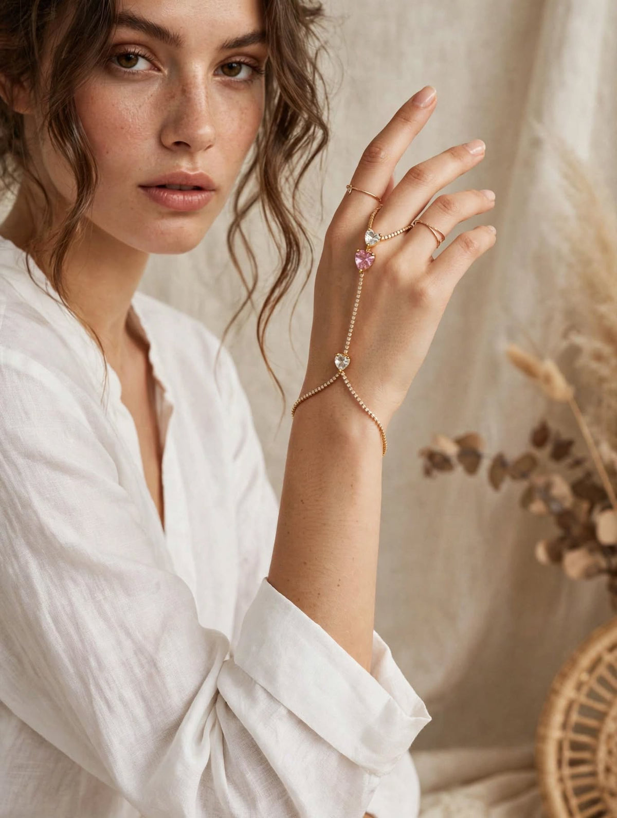 Baciamano Crystal Pink Love - Bracciale con Anello Cuori Zirconi | Villa Como Shop
